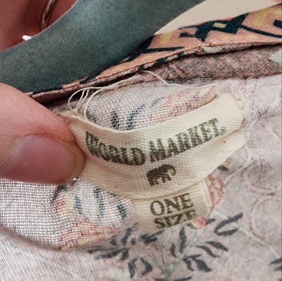 World Market Robe OS - Picture 4 of 4